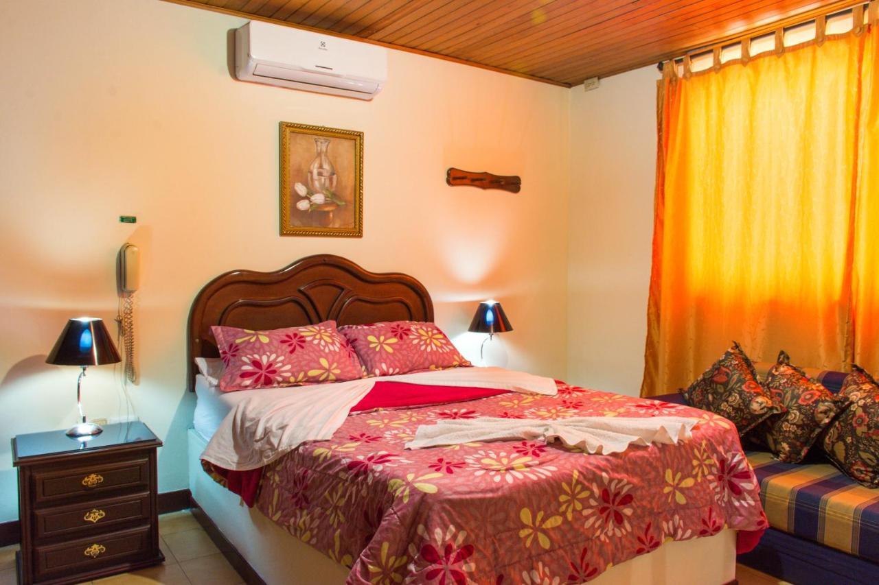 Hotel D' Oscar Cali Esterno foto